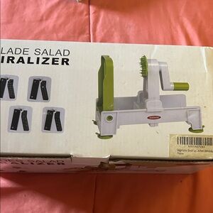 Green and White Spiralizer